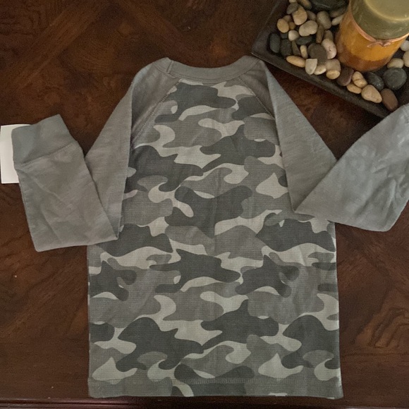 Thermal fabric long sleeve toddler shirt Oshkosh nwt - Picture 4 of 4